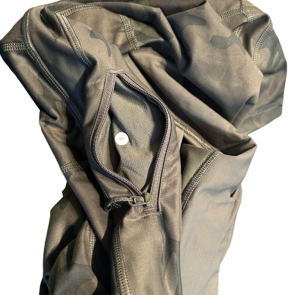 Lululemon Low Rise Cropped Camo Running Tights with Pockets Size 6 As New - Picture 5 of 5